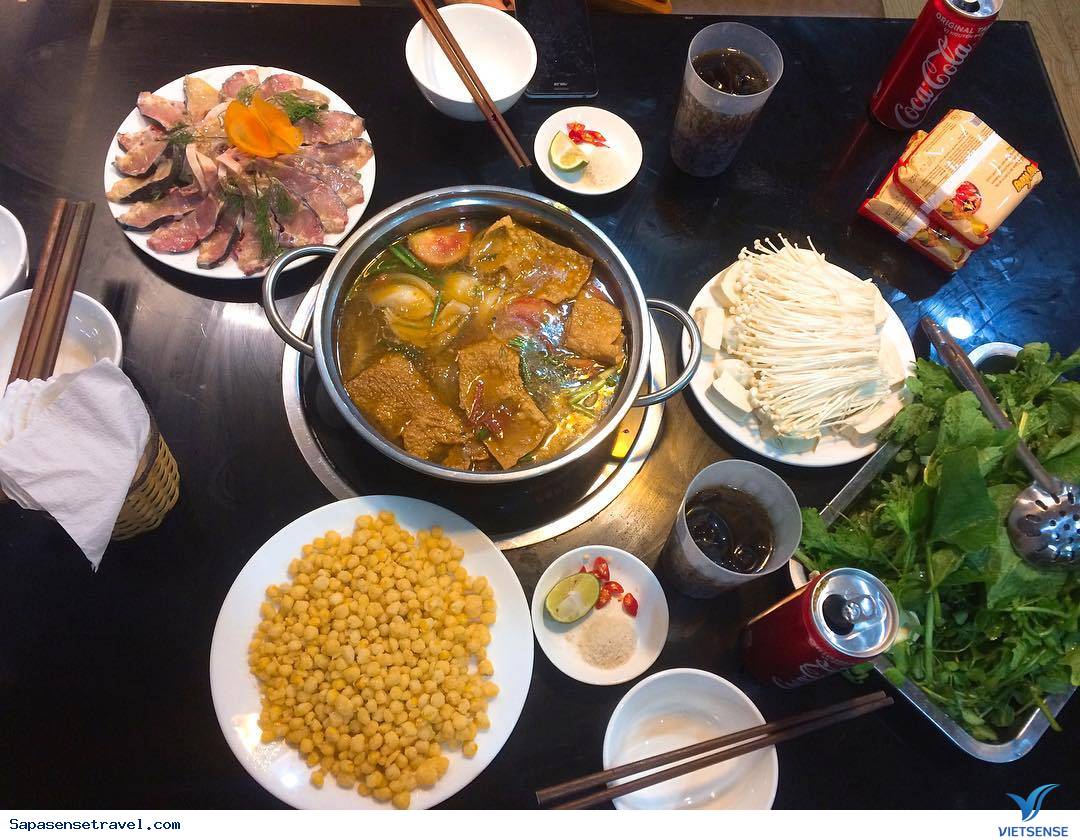 2. Hotpot center – Lẩu nướng băng chuyền Sapa