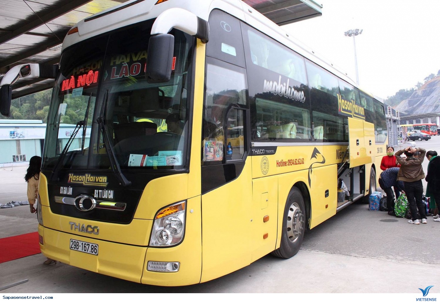 Di chuyển bằng xe khách lên Sa Pa